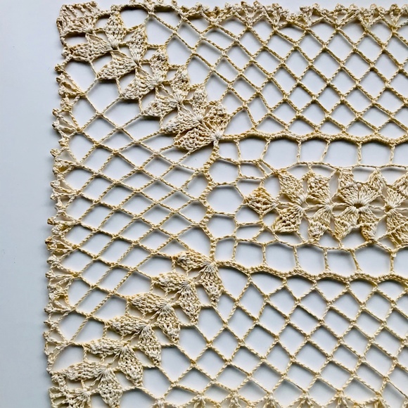 Vintage Set of 4 Woven Rectangular Placemats with Leaf Pattern - Picture 3 of 5